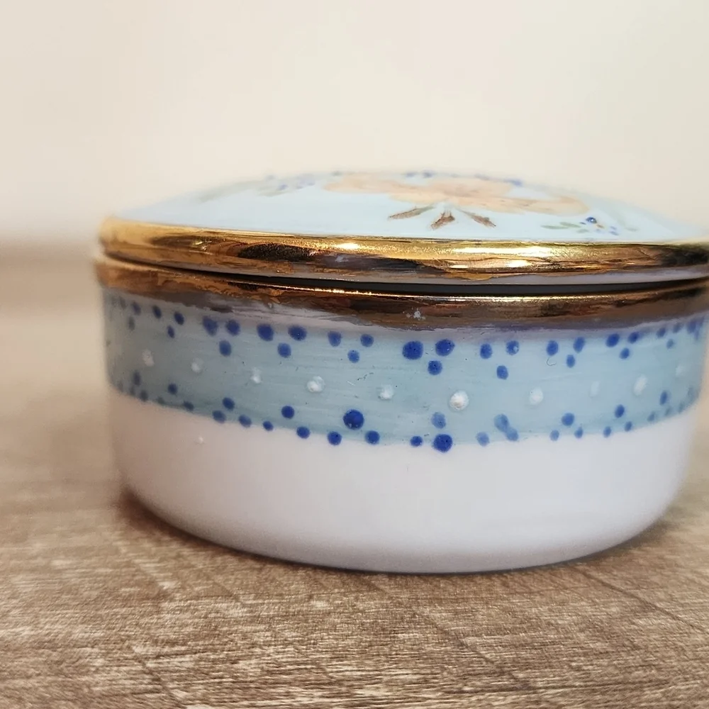 Antique Hand Painted Signed Round Porcelain Trinket Box Floral Day Lilies Relief